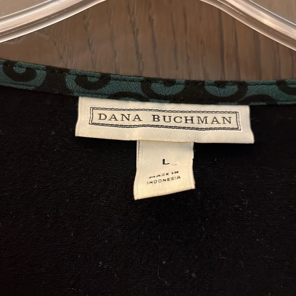 Dana Buchman black and forest green patterned top. Size Large. - Picture 2 of 9